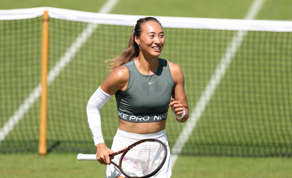 Zheng Qinwen Makes Her Wimbledon Debut Against Siniakova