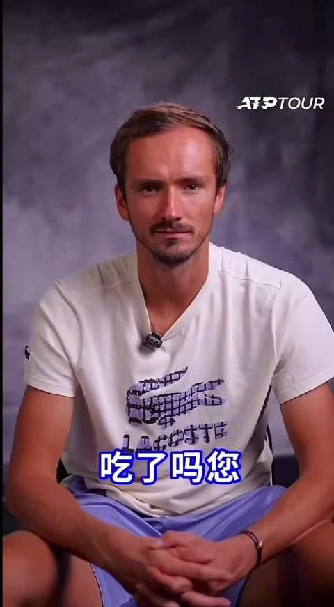 When Italian Tennis Star Says ‘AUV’ in Beijing Accent, Even Local Player Can’t Stop Laughing at Himself