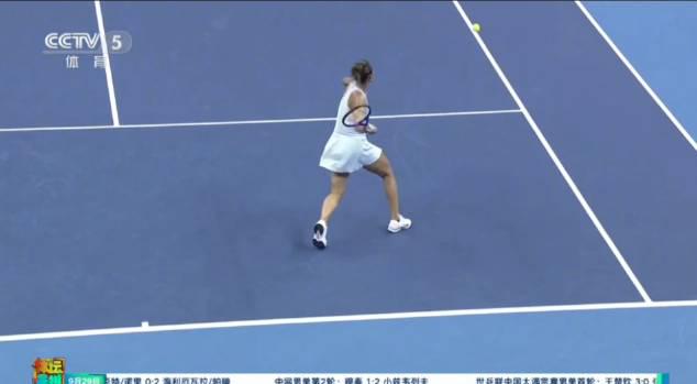 Qinwen Zheng Prepares for Tough Challenge Against Noskova at China Open