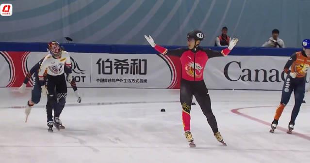 When I saw Liu Shaoang’s flying kiss celebration from across the ocean, I suddenly realized why overseas Chinese keep refreshing their screens