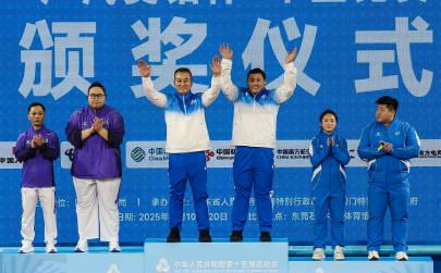 Li Yan Defeats Olympic Champion Li Wenwen to Claim Gold at National Games