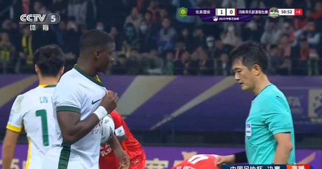 Stuck in a Foreign Land, Missing the Roar of the Stadium? How Overseas Chinese Finally Watched the FA Cup Final Live