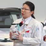 When I saw the little gymnast crying on screen, I suddenly remembered my own childhood: sometimes, a small gift is more healing than a trophy